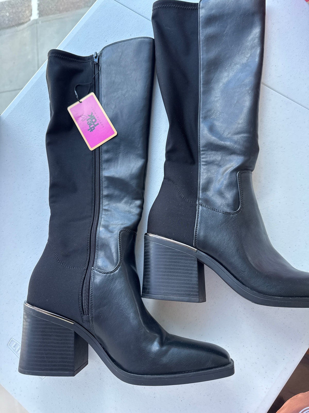 knee high boot, with gold on heel, secondhand edmonton, preloved sherwood park, consignment store, secondhand knee high boots, like new condition