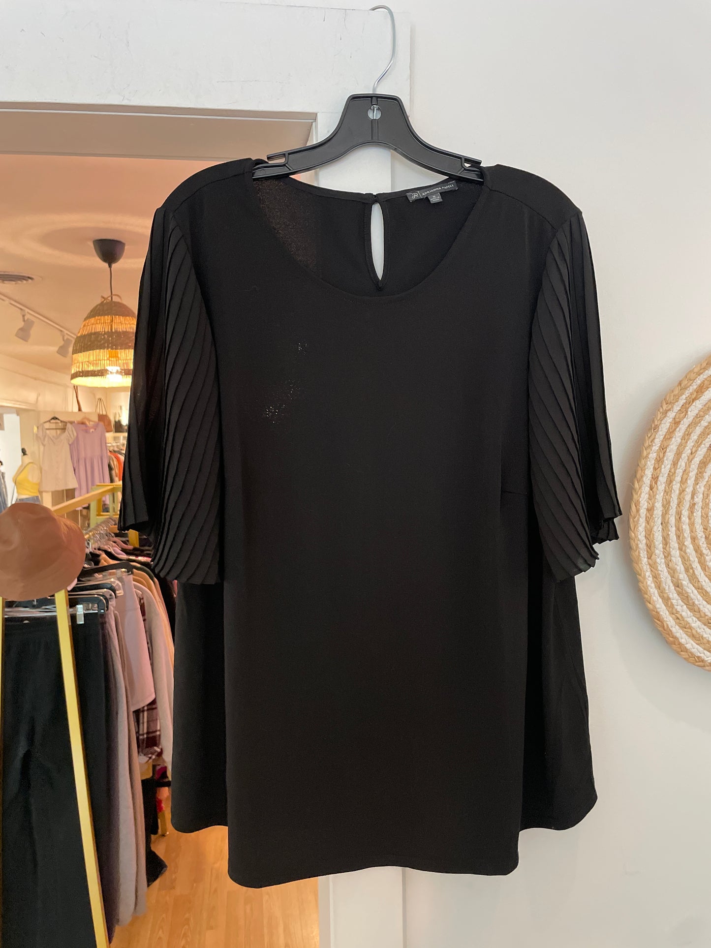 Adrianna Papell Tshirt Blouse, Pleated sleeves, round neckline , black, Edmonton consignment 