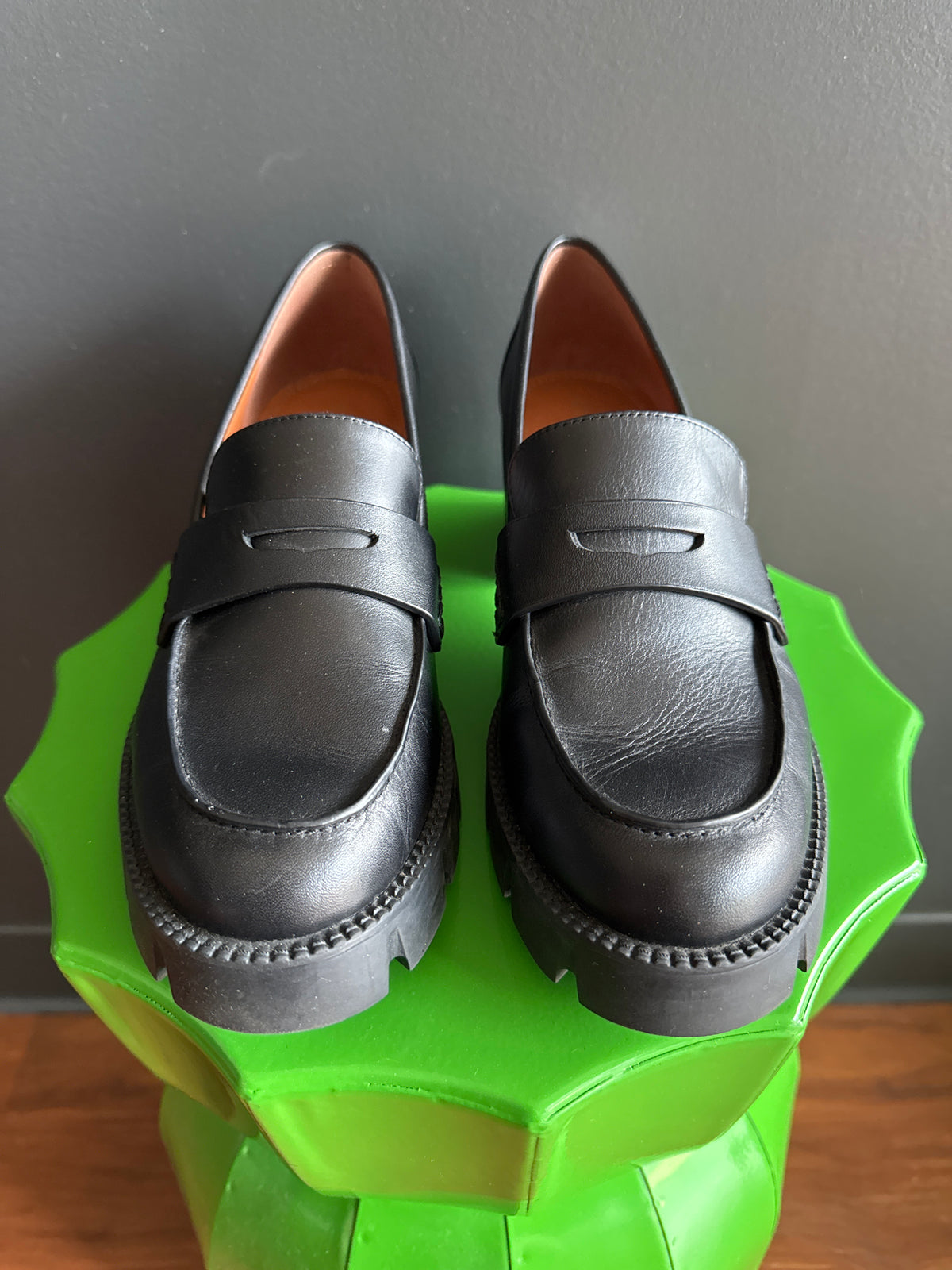Coach Prem NWOT Colleen Loafer, 8