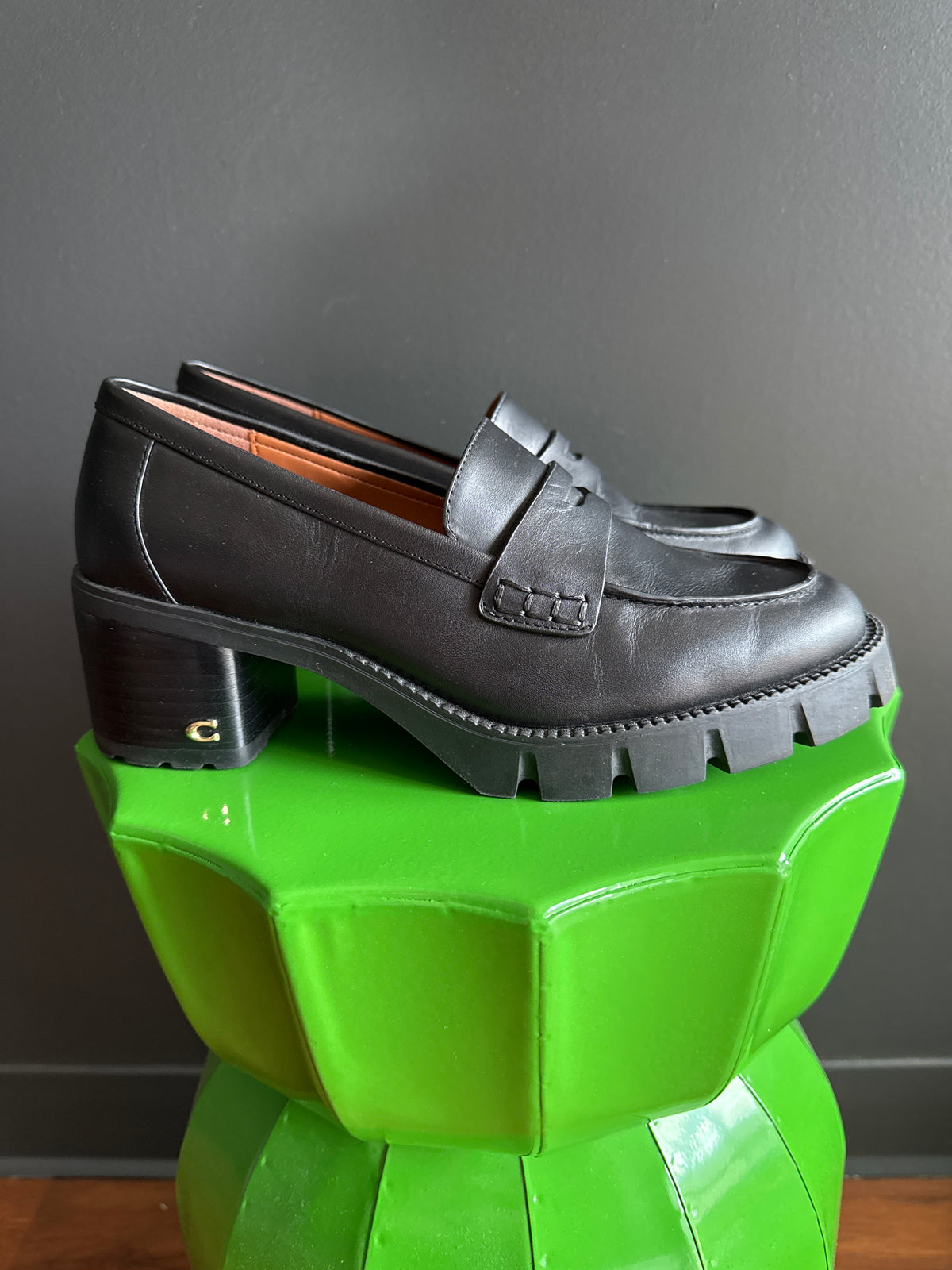 Coach Prem NWOT Colleen Loafer, 8