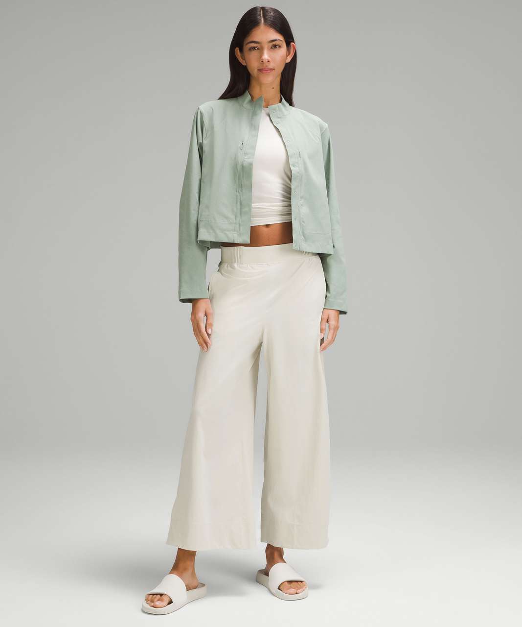 Lululemon NWT Stretch Woven Crop Pant, Medium