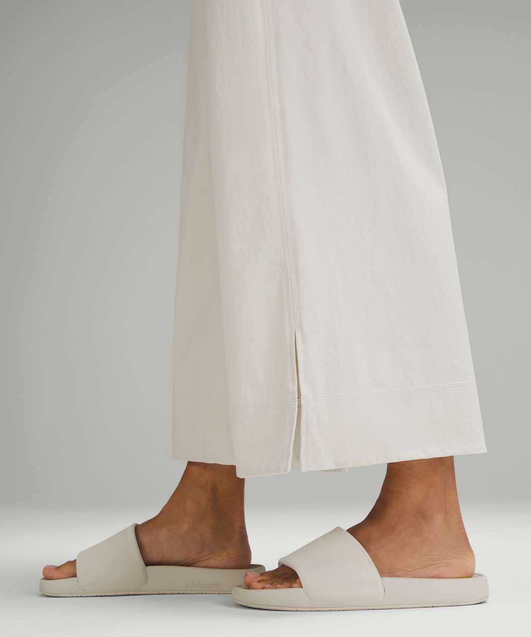 Lululemon NWT Stretch Woven Crop Pant, Medium